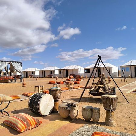 Luxury Bega Camp Hotel Merzouga Bagian luar foto