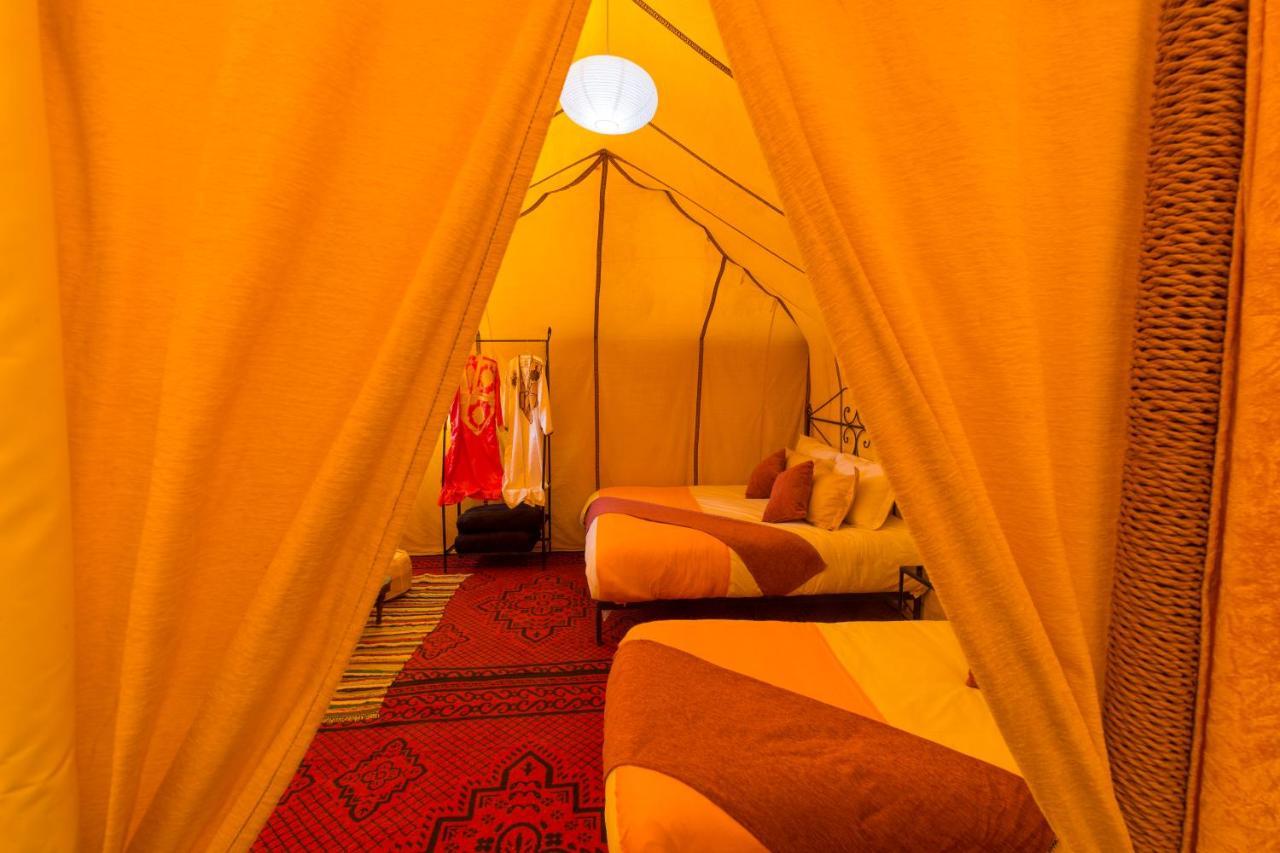Luxury Bega Camp Hotel Merzouga Bagian luar foto