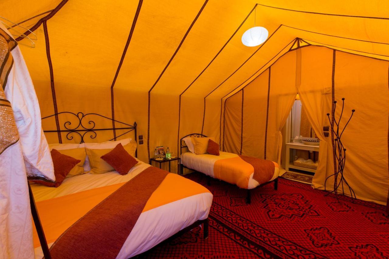 Luxury Bega Camp Hotel Merzouga Bagian luar foto