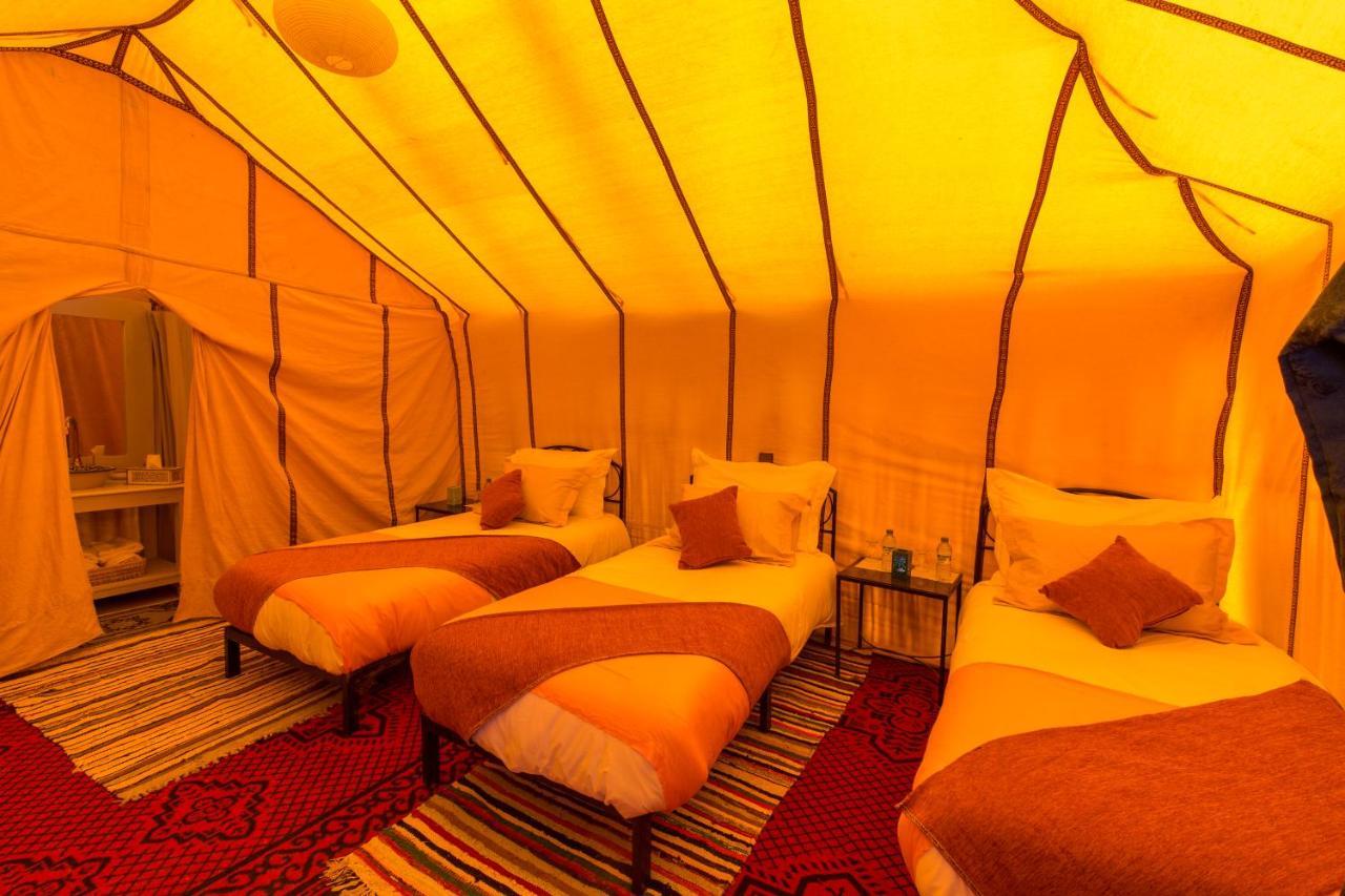 Luxury Bega Camp Hotel Merzouga Bagian luar foto