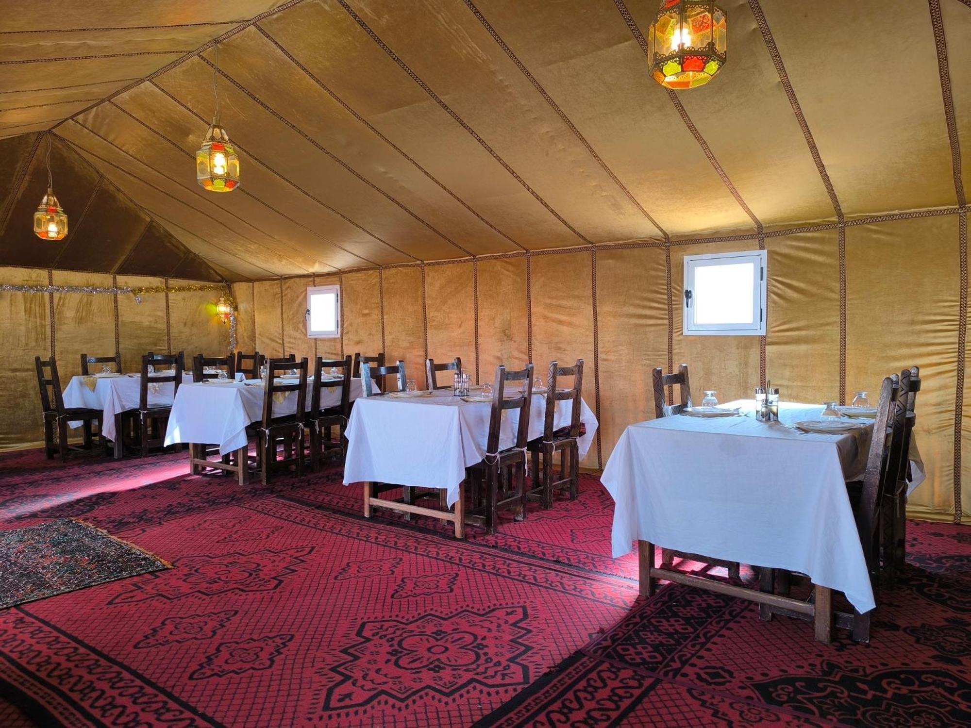 Luxury Bega Camp Hotel Merzouga Bagian luar foto