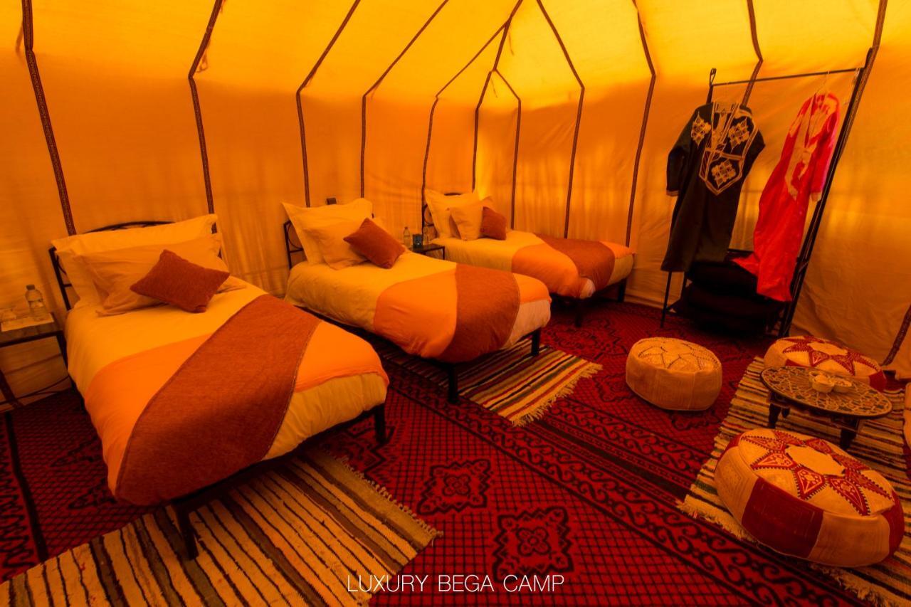 Luxury Bega Camp Hotel Merzouga Bagian luar foto