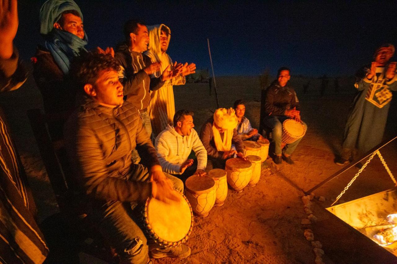 Luxury Bega Camp Hotel Merzouga Bagian luar foto